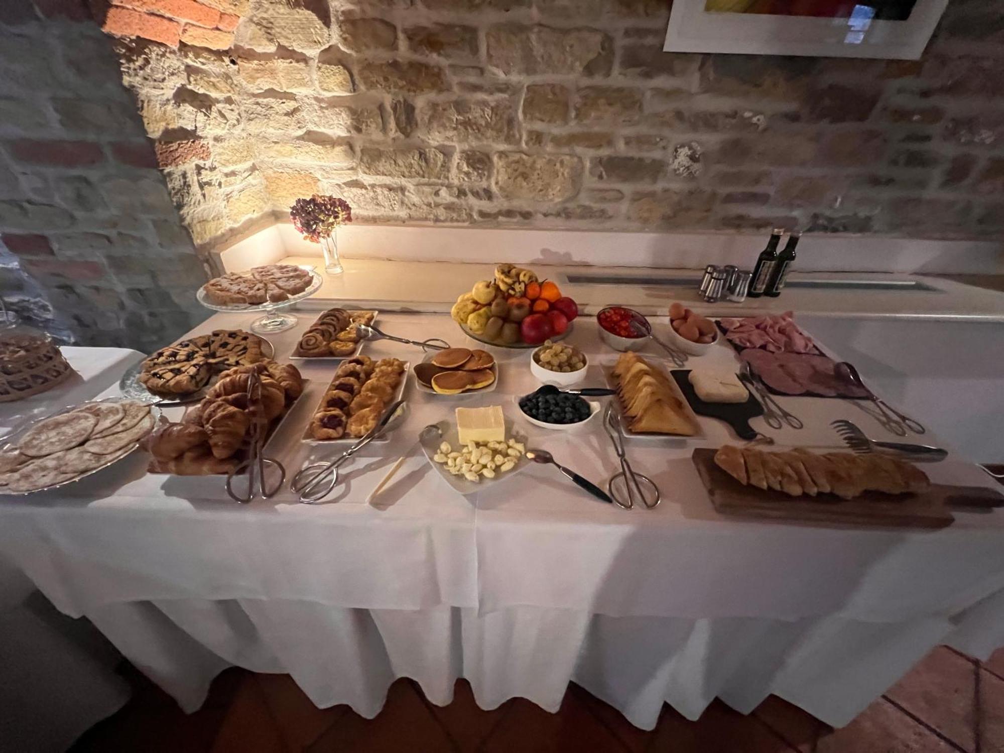 Il Castello Di Bubbio Hotel Ngoại thất bức ảnh